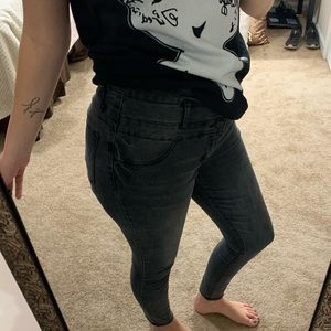 👽 Refuge GREY high waisted jeans 👽